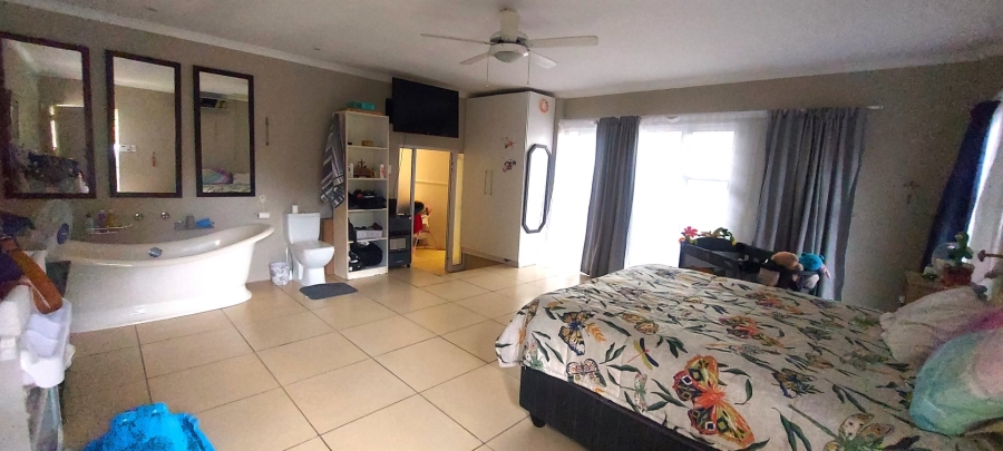 2 Bedroom Property for Sale in Bonza Bay Eastern Cape